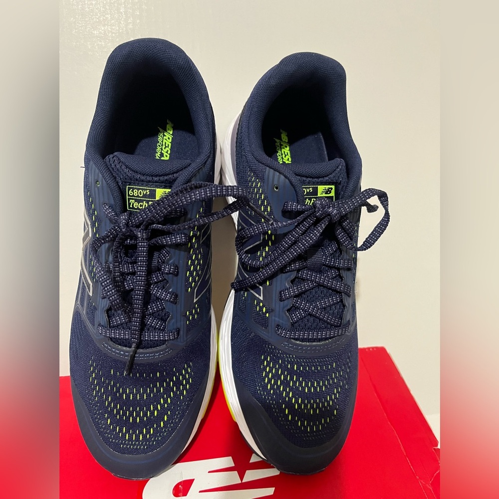 New Balance 680v5 Zapatillas de Navy and Neon Green Running Shoes